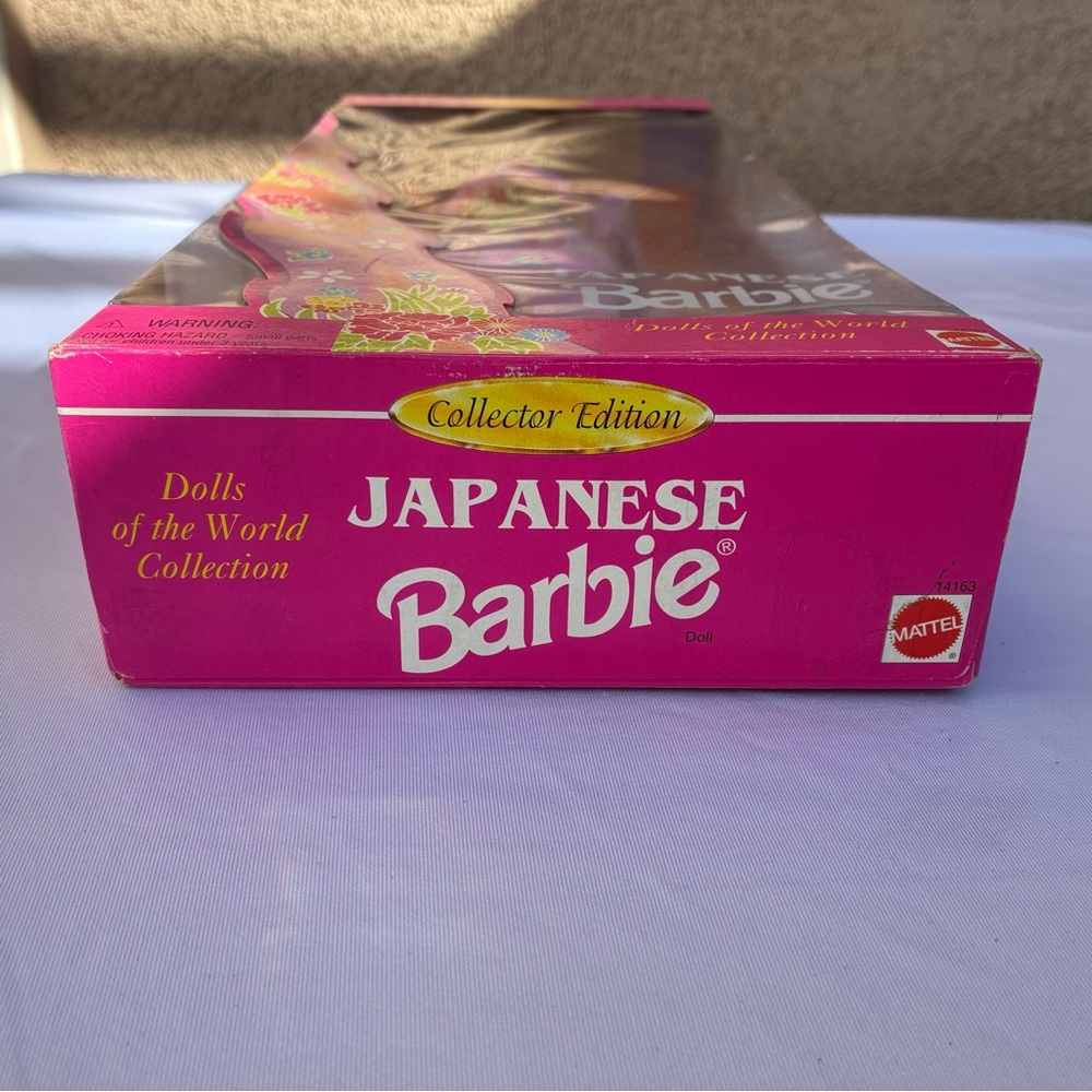 Japanese Barbie Dolls of the World - Picture 2 of 7